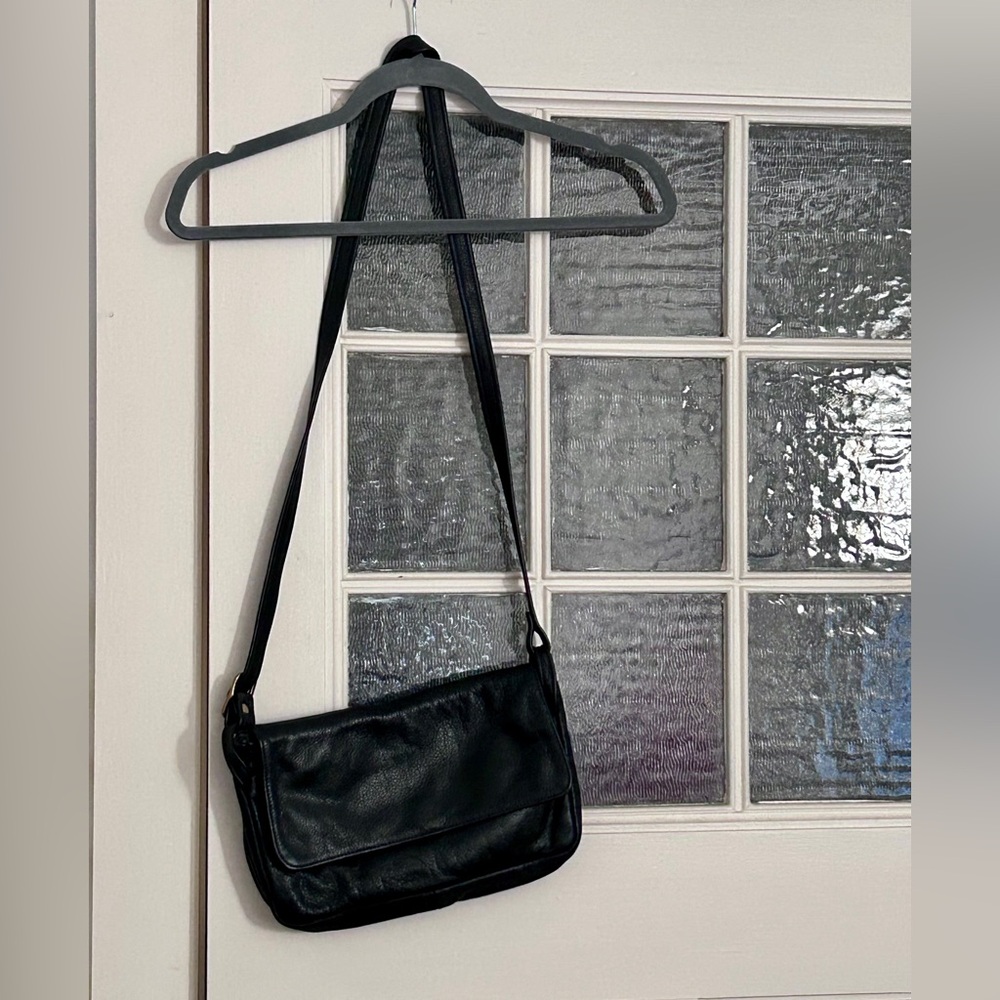 Elegant Black Leather Crossbody Bag